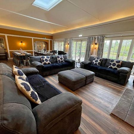 Lydney House Swaffham Sleeps 22 Villa Luaran gambar