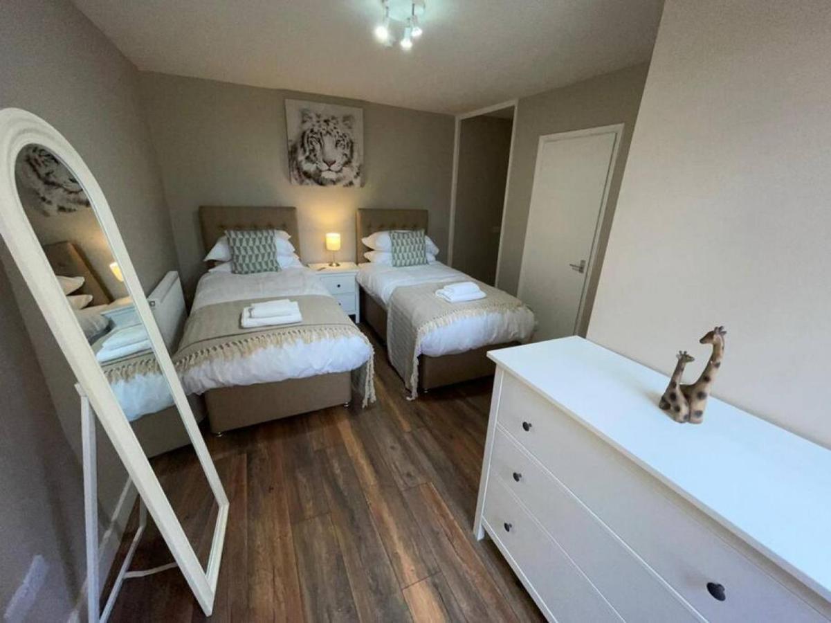 Lydney House Swaffham Sleeps 22 Villa Luaran gambar