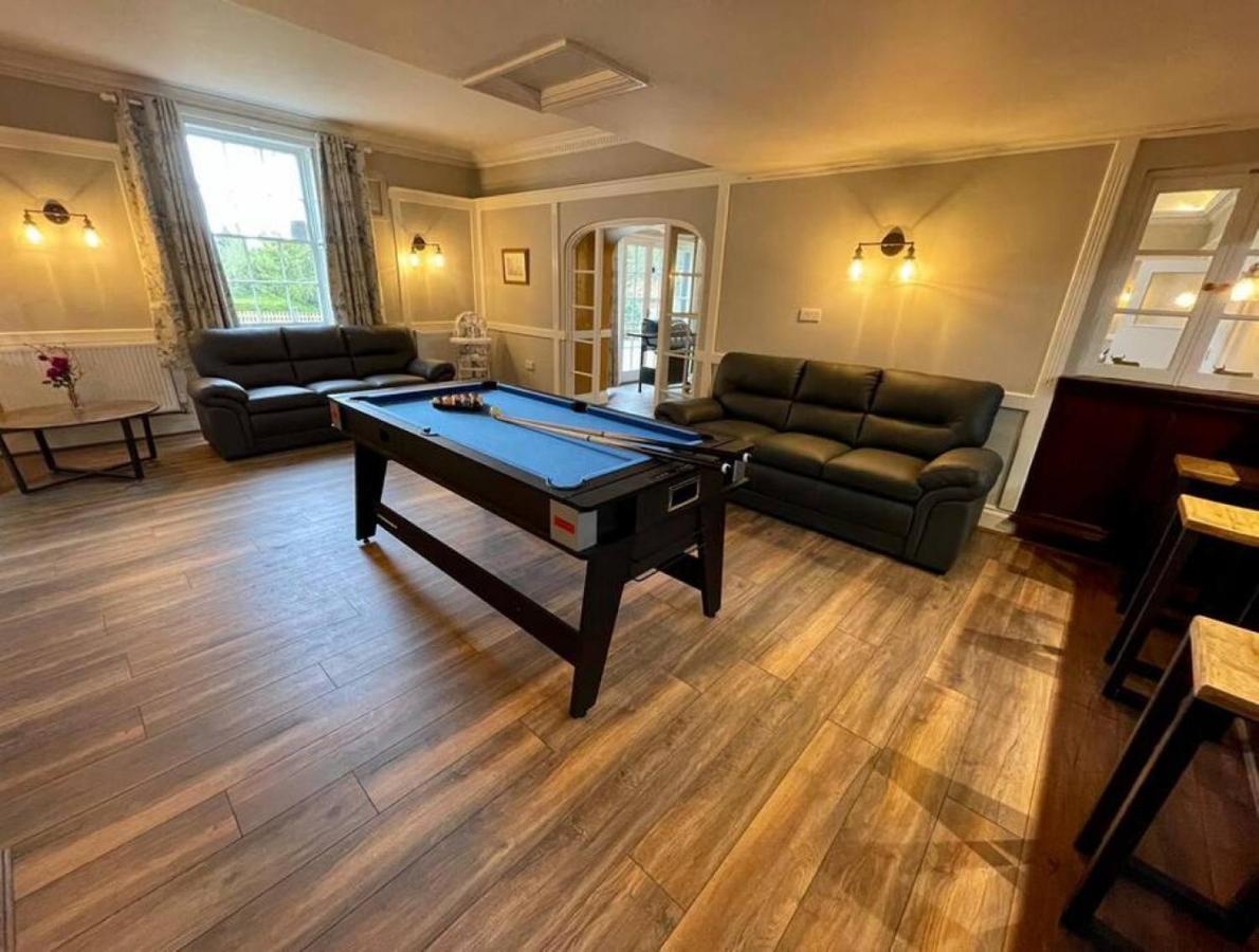 Lydney House Swaffham Sleeps 22 Villa Luaran gambar
