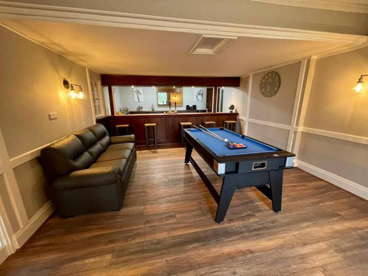 Lydney House Swaffham Sleeps 22 Villa Luaran gambar