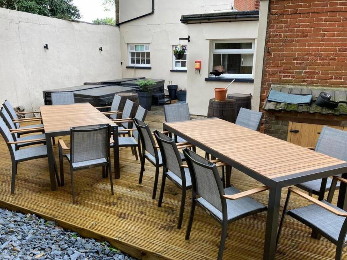 Lydney House Swaffham Sleeps 22 Villa Luaran gambar