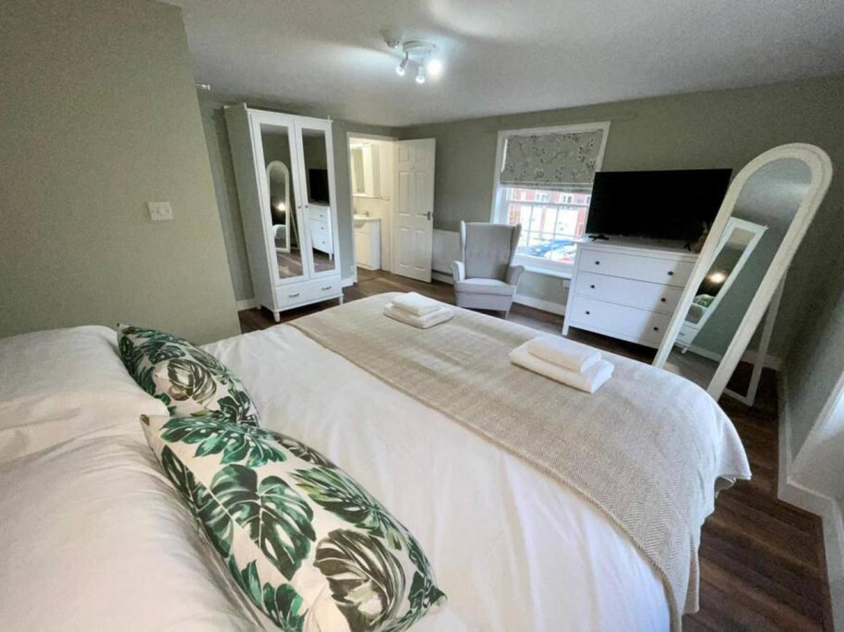 Lydney House Swaffham Sleeps 22 Villa Luaran gambar